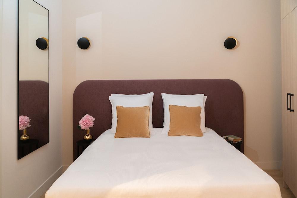 9โฮเทล เชซารี Hotel โรม ภายนอก รูปภาพ